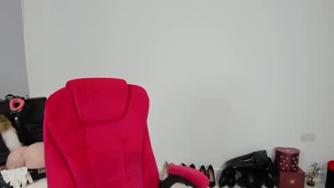 Snapshot of jesicacoper chatting on December 14, 1:50 am MistressJesicaCoper online show from December 14, 1:50 am