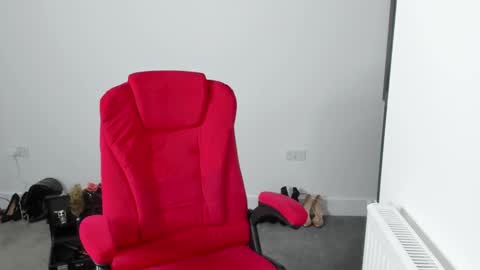 Snapshot of jesicacoper chatting on March 9, 12:53 am MistressJesicaCoper online show from March 9, 12:53 am