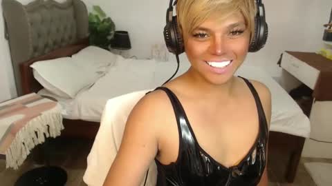 Snapshot of jesie_hot69 chatting on February 24, 1:21 pm jesie_hot69 online show from February 24, 1:21 pm