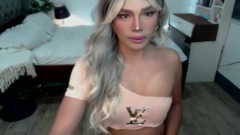 Snapshot of jesie_hot69 chatting on November 23, 12:27 pm jesie_hot69 online show from November 23, 12:27 pm