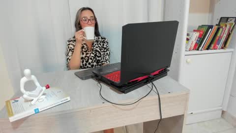 Snapshot of jess1ca_herrera chatting on January 27, 8:49 pm jessica herreraToday I will be your devil and you my victim online show from January 27, 8:49 pm