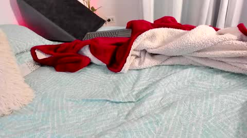 Snapshot of jess1ca_herrera chatting on February 10, 9:58 pm jessica herreraToday I will be your devil and you my victim online show from February 10, 9:58 pm