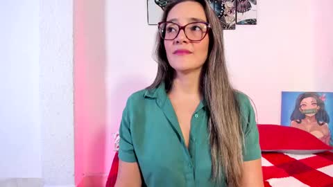 Snapshot of jess1ca_herrera chatting on February 13, 7:21 pm jessica herreraToday I will be your devil and you my victim online show from February 13, 7:21 pm