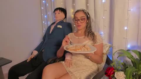 Snapshot of jess1ca_herrera chatting on February 15, 2:58 am jessica herreraToday I will be your devil and you my victim online show from February 15, 2:58 am