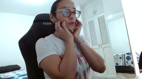 Snapshot of jess1ca_herrera chatting on November 4, 5:34 pm jessica herreraToday I will be your devil and you my victim online show from November 4, 5:34 pm