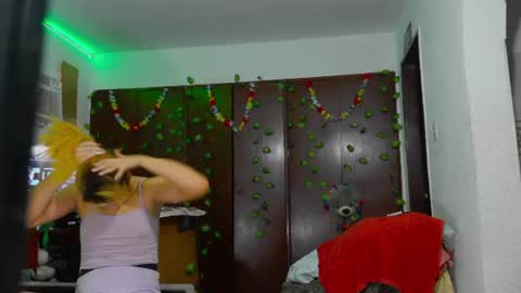 Snapshot of jess_sweett chatting on January 6, 8:45 pm Jessica online show from January 6, 8:45 pm