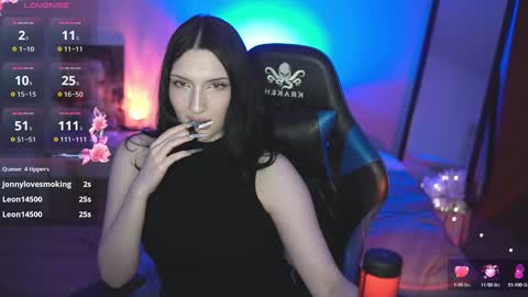 Snapshot of jessa__smith chatting on February 27, 5:26 pm hello my name is Hanna online show from February 27, 5:26 pm