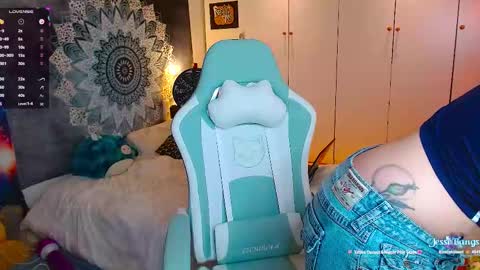 Snapshot of jessebangs chatting on November 3, 9:16 pm Jesse online show from November 3, 9:16 pm