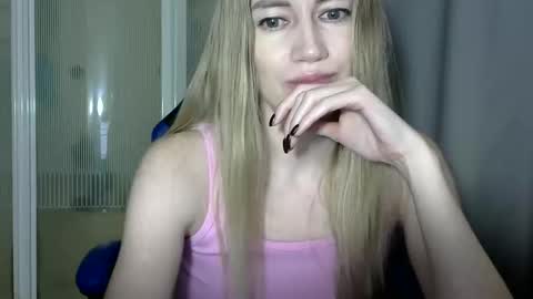 Snapshot of jessfox1 chatting on December 31, 1:04 am JessFox1 online show from December 31, 1:04 am