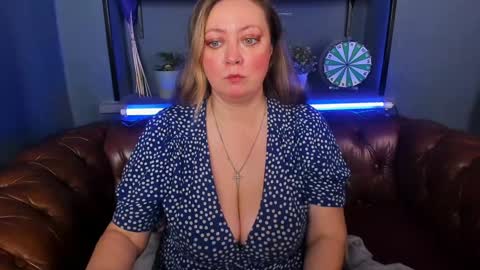 Snapshot of jessica_foxie chatting on January 1, 12:22 pm Jessica online show from January 1, 12:22 pm
