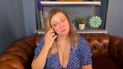 Snapshot of jessica_foxie chatting on January 2, 12:46 pm Jessica online show from January 2, 12:46 pm