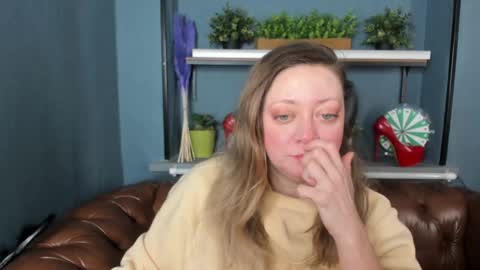 Snapshot of jessica_foxie chatting on February 4, 12:33 pm Jessica online show from February 4, 12:33 pm