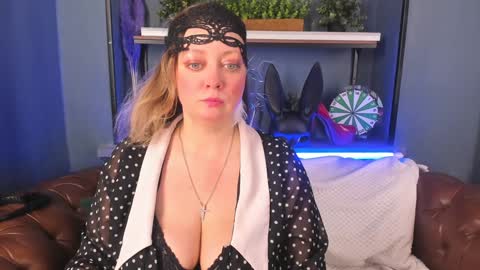 Snapshot of jessica_foxie chatting on February 6, 12:26 pm Jessica online show from February 6, 12:26 pm