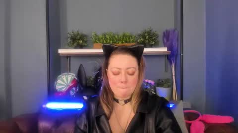 Snapshot of jessica_foxie chatting on February 22, 12:19 pm Jessica online show from February 22, 12:19 pm