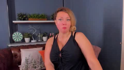 Snapshot of jessica_foxie chatting on September 11, 10:37 am Jessica online show from September 11, 10:37 am
