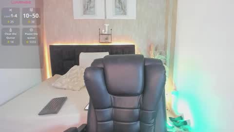 Snapshot of jessica_hotxxx chatting on November 18, 4:22 pm Jessi online show from November 18, 4:22 pm