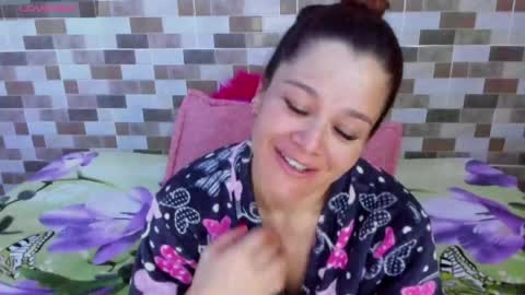 jessimodel independient online show from June 3, 1:14 pm