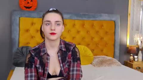 Jessica White online show from November 12, 5:19 am