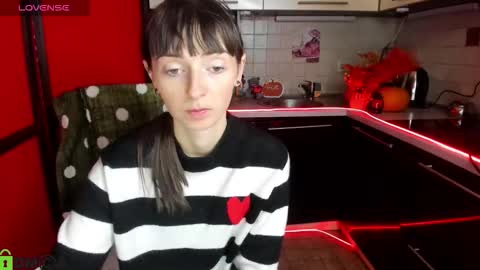 jessicaforris online show from November 18, 7:57 am