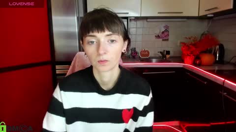 jessicaforris online show from November 26, 8:04 am