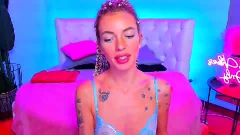 Snapshot of jessicasky_ chatting on October 21, 5:57 pm Jessy online show from October 21, 5:57 pm