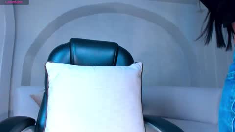 JESS online show from October 6, 9:40 am