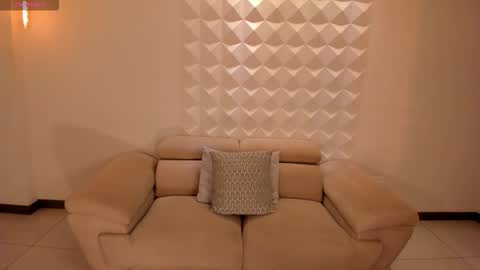 JESS online show from December 14, 9:14 am