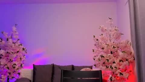 Snapshot of jessiccaburns chatting on January 20, 2:22 am Gloria online show from January 20, 2:22 am