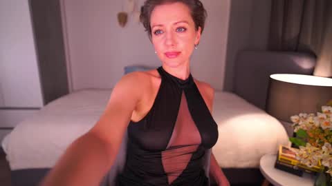 Snapshot of jessideen chatting on February 11, 6:30 am Jessica online show from February 11, 6:30 am