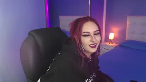 Snapshot of jessie_williams_01 chatting on December 21, 9:44 am Your Sweet Angel online show from December 21, 9:44 am