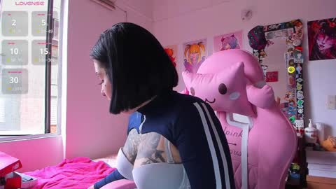 Snapshot of jessie_williams_01 chatting on March 10, 7:40 pm Your Sweet Angel online show from March 10, 7:40 pm