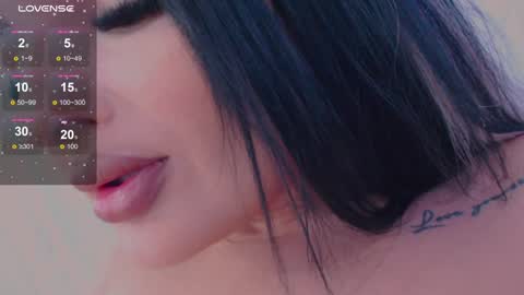 Snapshot of jessielines_1 chatting on December 18, 10:30 am jessie online show from December 18, 10:30 am