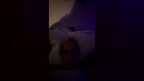 jessielivesloves online show from May 18, 9:15 am