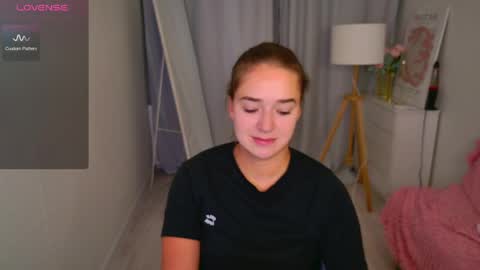 Jessi online show from April 15, 2:02 pm