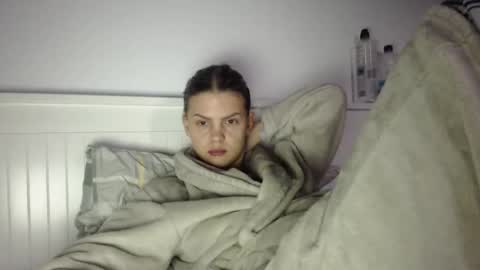 jessieryan online show from November 14, 5:06 am