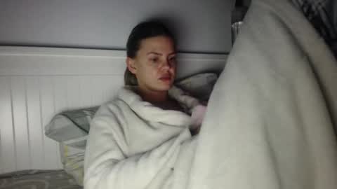 jessieryan online show from November 24, 4:45 am