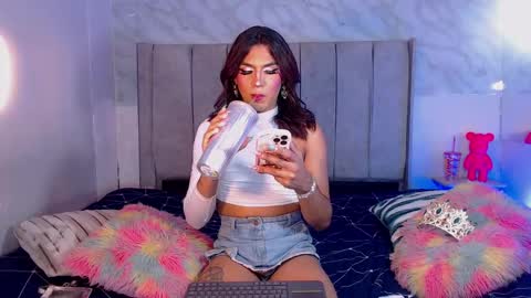 Snapshot of jessika_rabbits chatting on December 5, 3:48 am JESS online show from December 5, 3:48 am