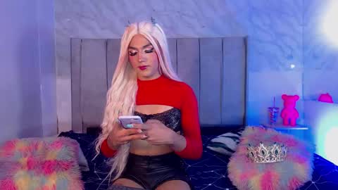 Snapshot of jessika_rabbits chatting on December 5, 7:49 am JESS online show from December 5, 7:49 am