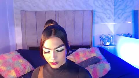 Snapshot of jessika_rabbits chatting on December 19, 2:01 am JESS online show from December 19, 2:01 am