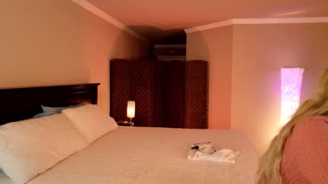 Snapshot of jessryan chatting on November 18, 1:22 am Jess Ryan online show from November 18, 1:22 am