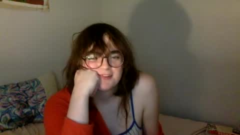 Snapshot of jesswhat chatting on June 19, 11:19 pm jesswhat online show from June 19, 11:19 pm