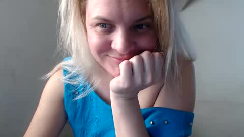 Snapshot of jessyangels chatting on April 4, 2:25 pm jessyangels online show from April 4, 2:25 pm