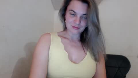 Snapshot of jessyangels chatting on April 14, 7:20 pm jessyangels online show from April 14, 7:20 pm