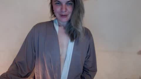 Snapshot of jessyangels chatting on April 19, 7:05 pm jessyangels online show from April 19, 7:05 pm