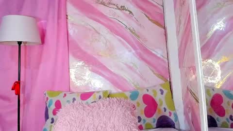 Snapshot of jessyzoe chatting on April 19, 2:49 pm Jessy online show from April 19, 2:49 pm