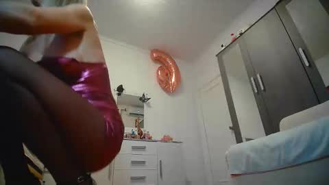 Snapshot of jesyruby21 chatting on November 11, 7:30 am jesy online show from November 11, 7:30 am