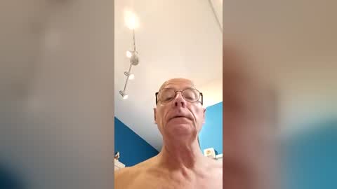 Snapshot of jet66000 chatting on June 21, 8:28 am jet66000 online show from June 21, 8:28 am
