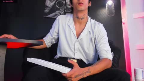 Snapshot of jett_savage chatting on September 10, 1:00 pm jett_savage online show from September 10, 1:00 pm