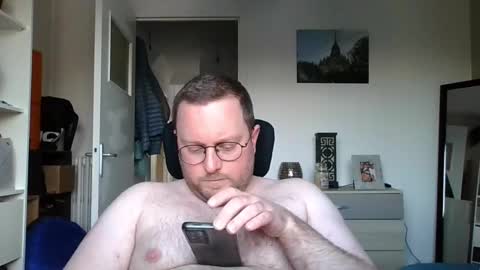 Snapshot of jeuneloup92 chatting on March 3, 5:29 pm jeuneloup92 online show from March 3, 5:29 pm