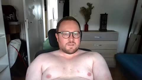 Snapshot of jeuneloup92 chatting on September 12, 3:23 pm jeuneloup92 online show from September 12, 3:23 pm